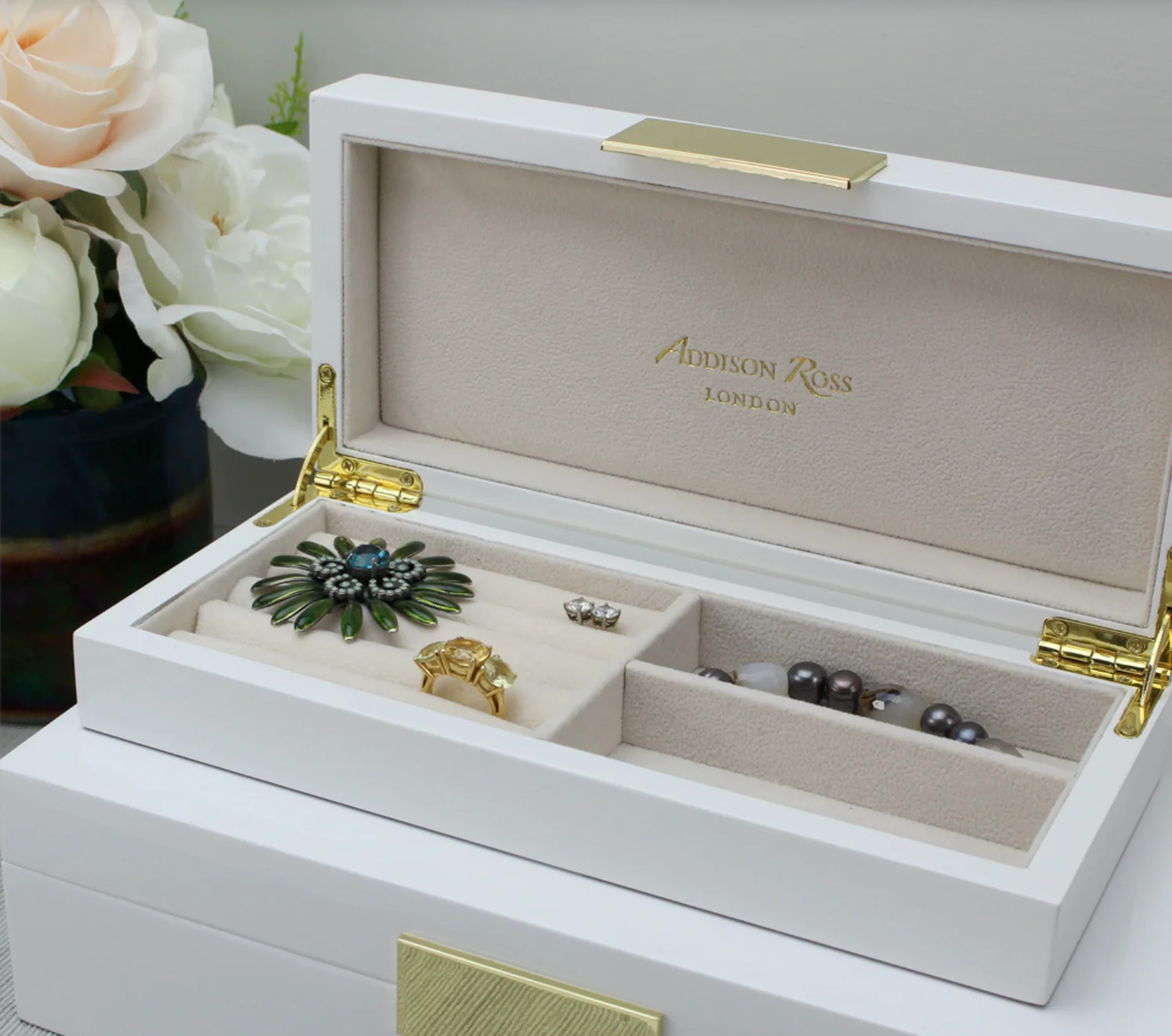 Addison Ross White Lacquer Jewelry Box - Image 3