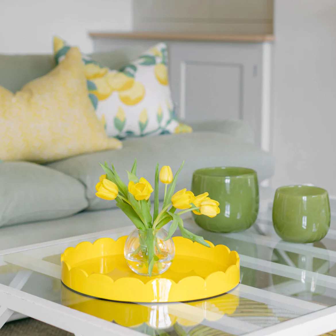 Addison Ross Round Scallop Lacquered Tray – Yellow – 16” x 16” - Image 3