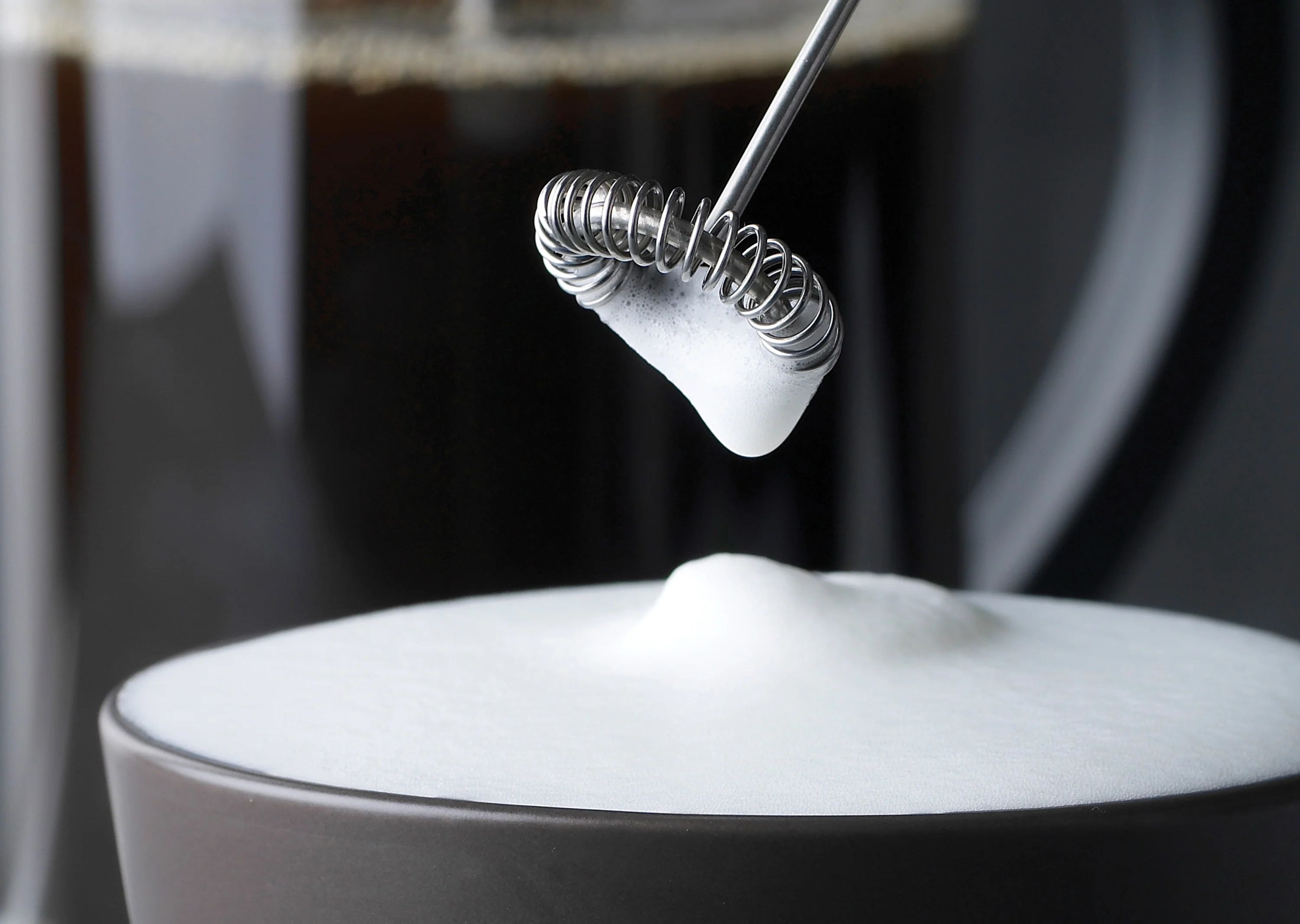 Aerolatte Electric Hand Held Milk Frother – Satin - Image 4