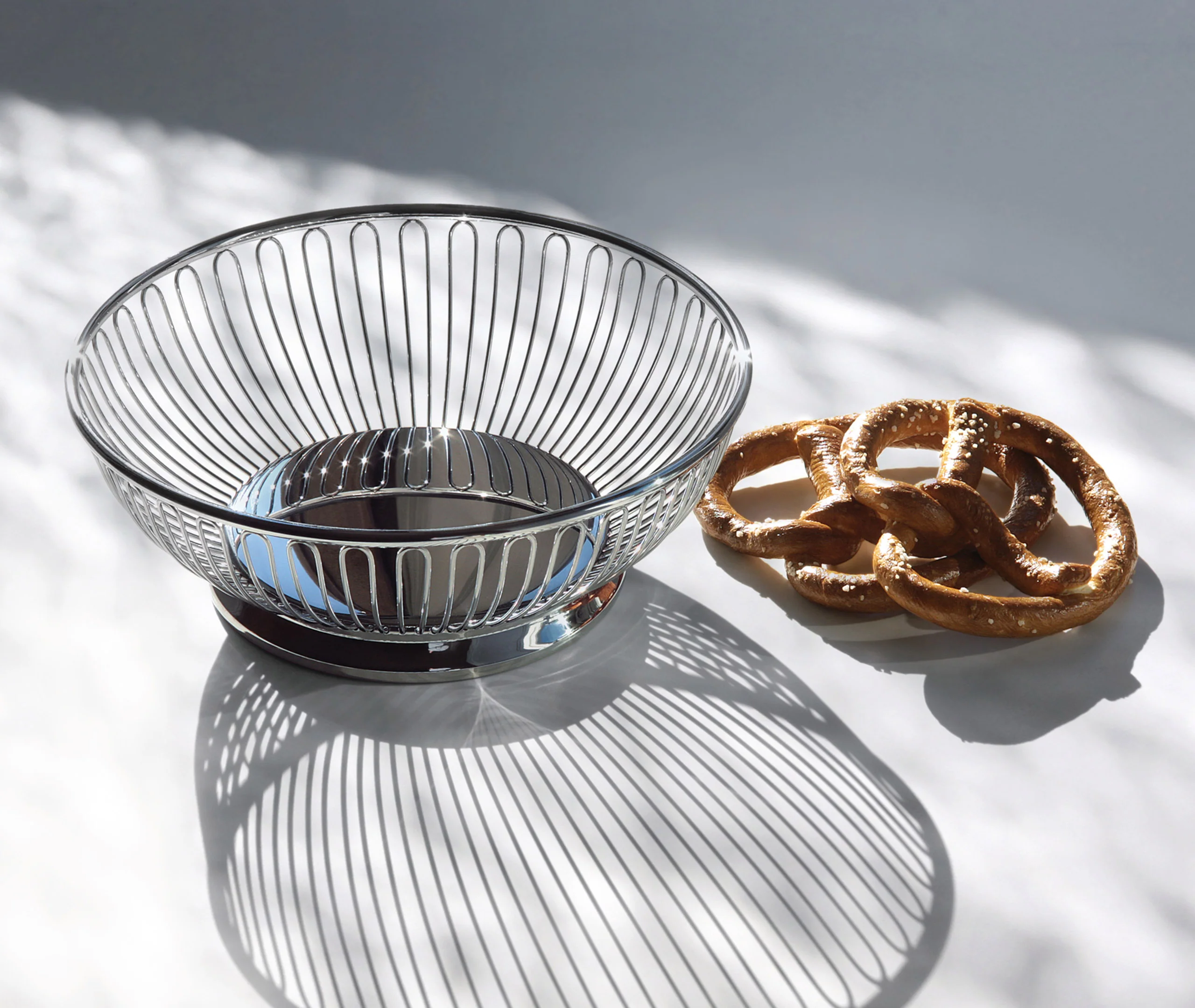 Alessi "826'" Round Metal Wire Basket – 9" Stainless - Image 3