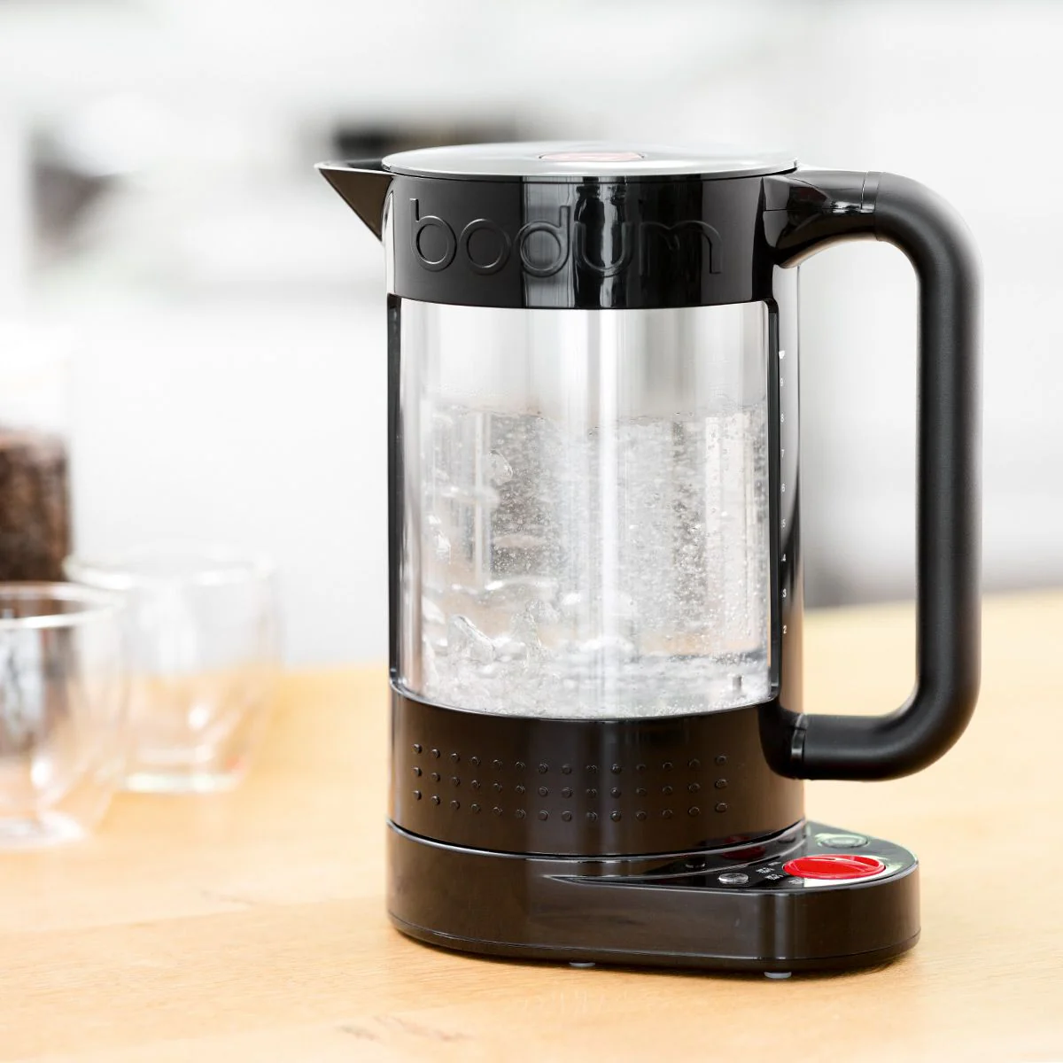 Bodum Double Wall Electric Kettle With Temperature Control – 37oz - Image 6