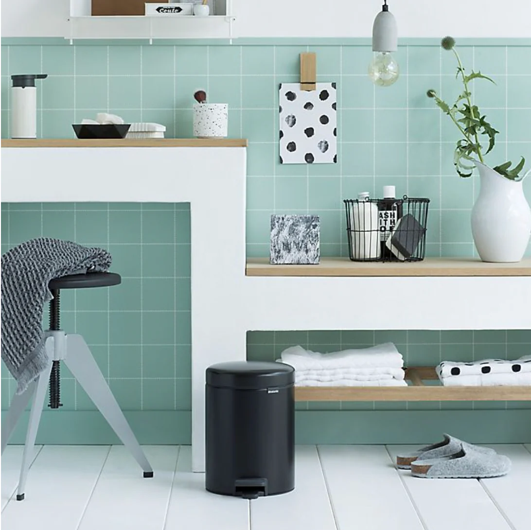 Brabantia NewIcon Step Trash Can – Black – 1.3 Gal - Image 2