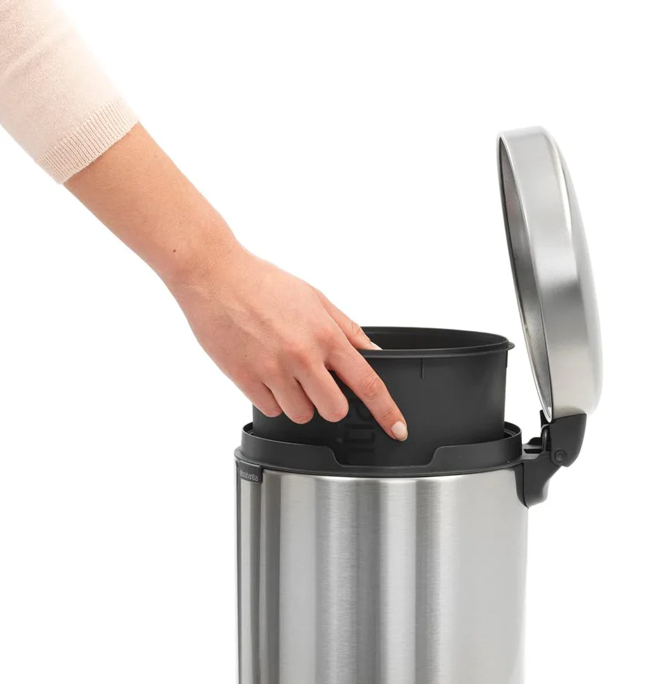 Brabantia NewIcon Matte Steel Fingerprint Proof Step-On Trash Can – 1.3 Gal. - Image 3