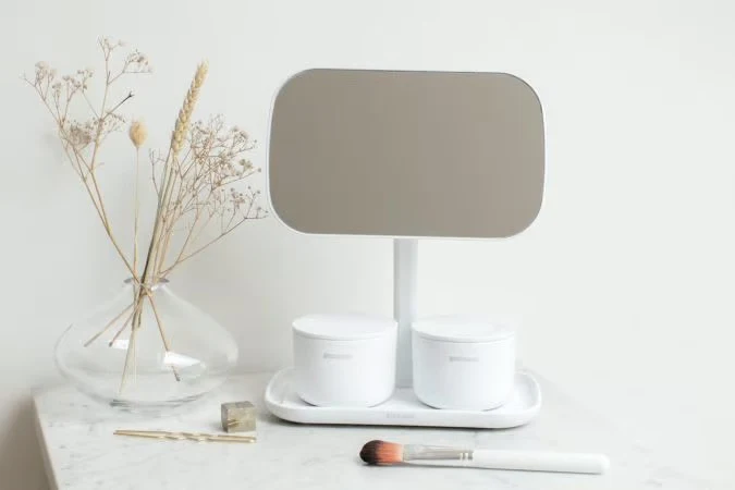 Brabantia ReNew Fully Adjustable Mirror with Storage Tray - Image 4