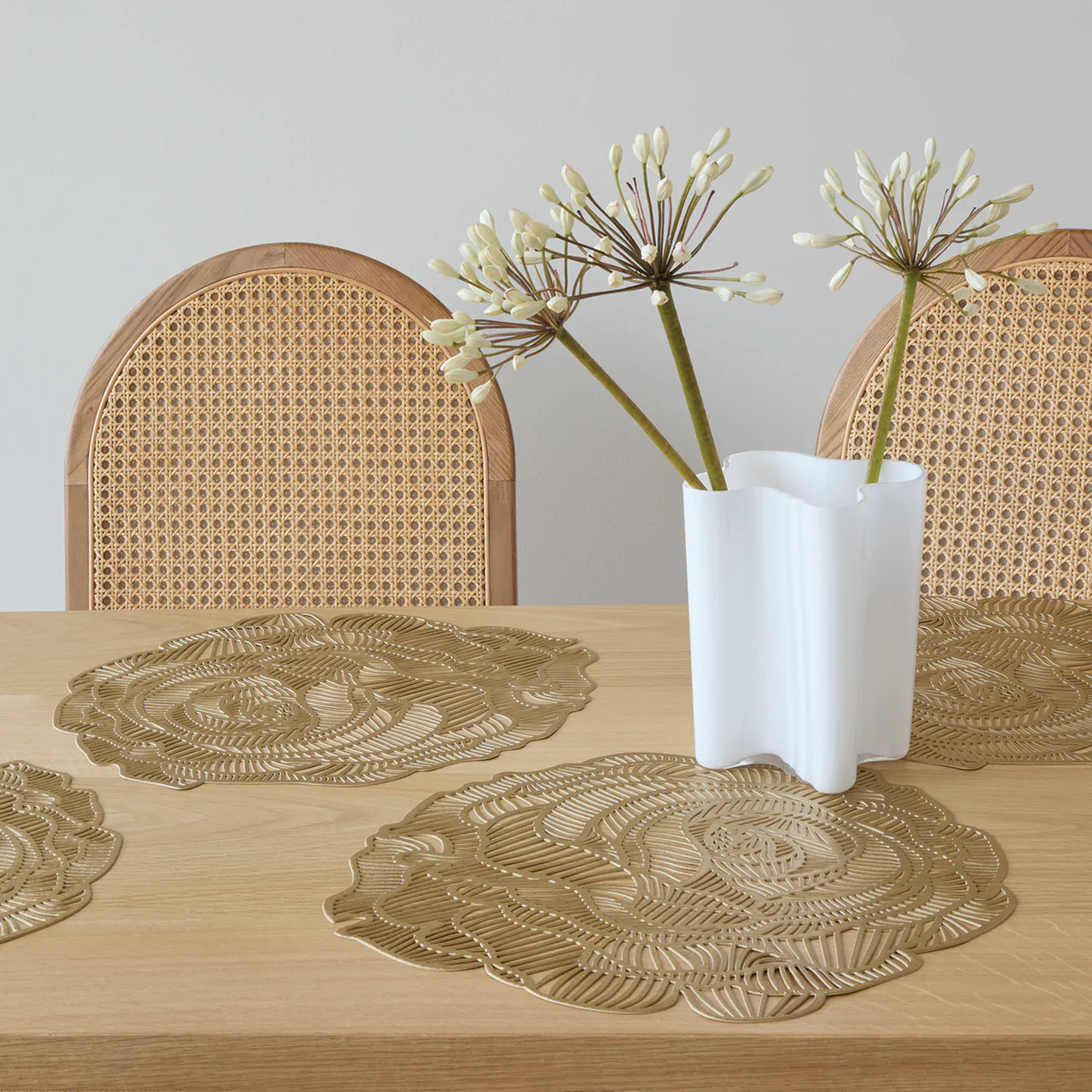Chilewich Round Rose Placemats - Brass - Image 3