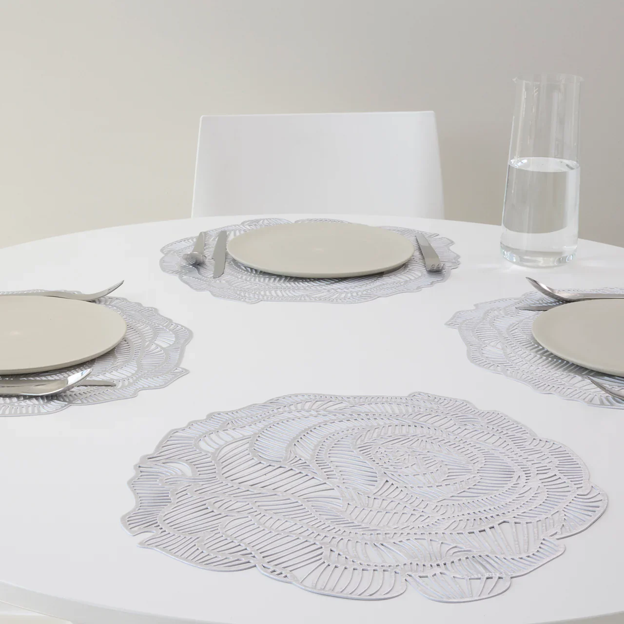 Chilewich Round Rose Placemats - Silver - Image 3