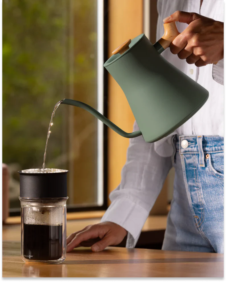 Fellow Stagg EKG Pro Electric Pour-Over Kettle – Smoke Green| Maple Handle - Image 6