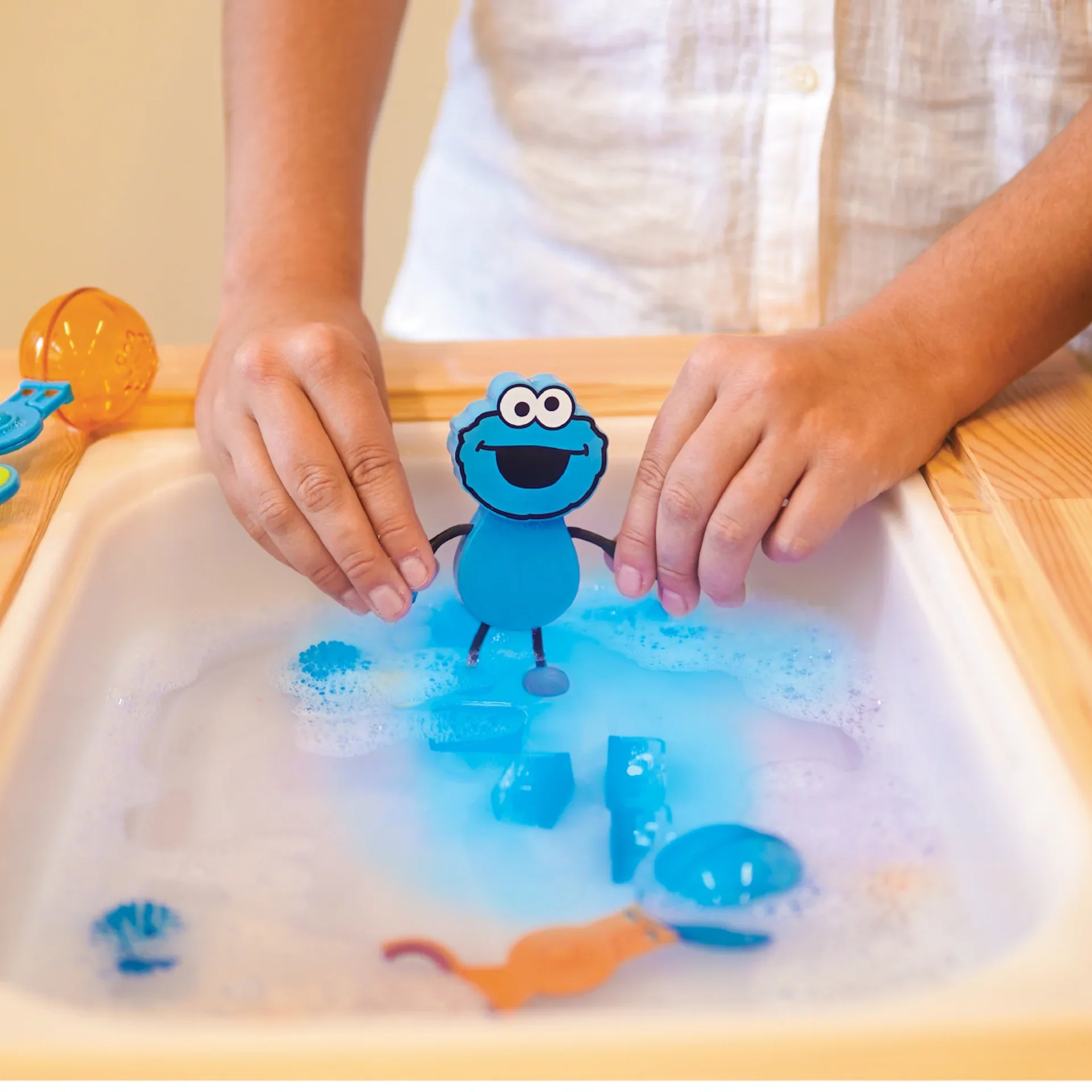 Glo Pals Light up Pal & Cubes – Cookie Monster Character - Image 4