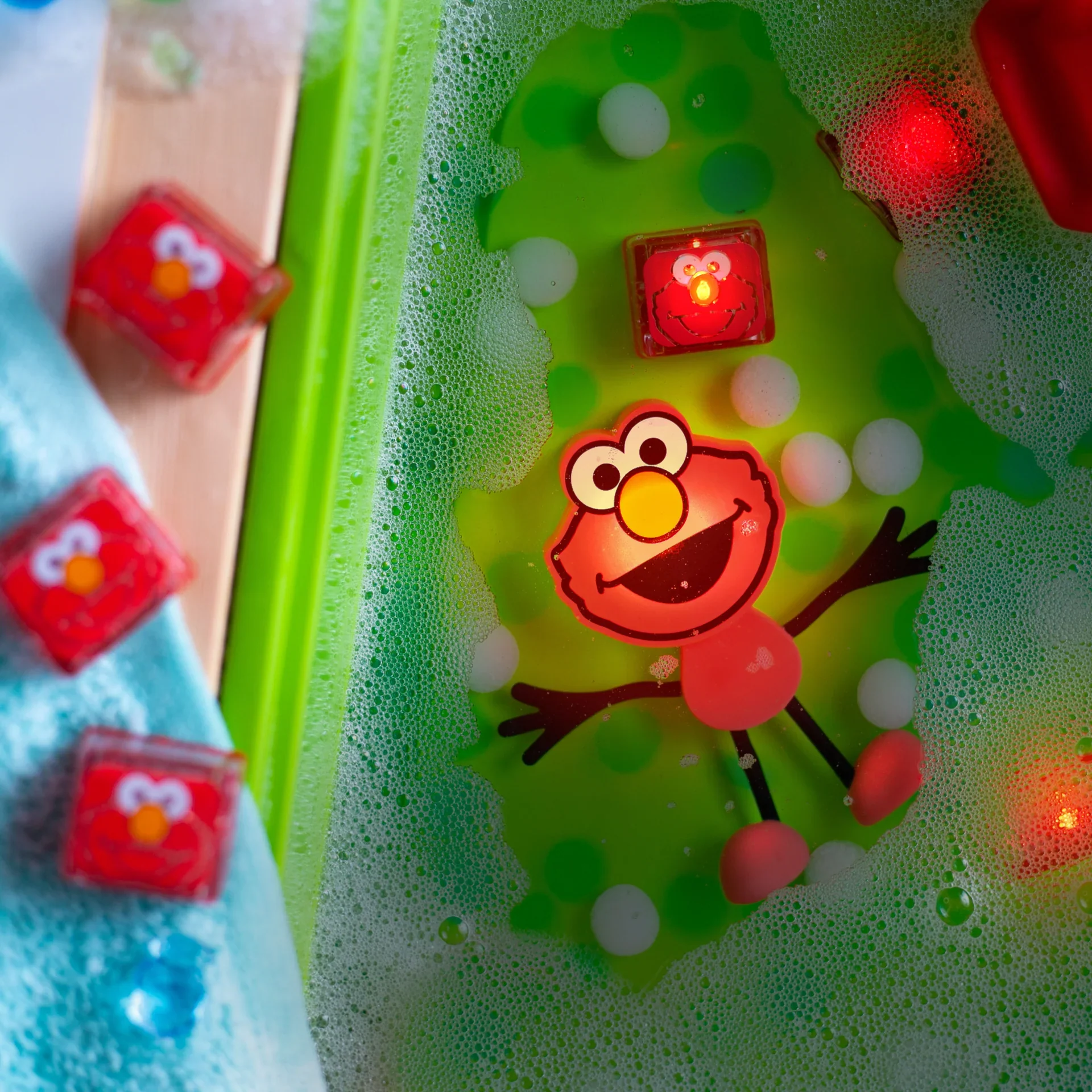 Glo Pals Light up Pal & Cubes – Elmo Character - Image 4