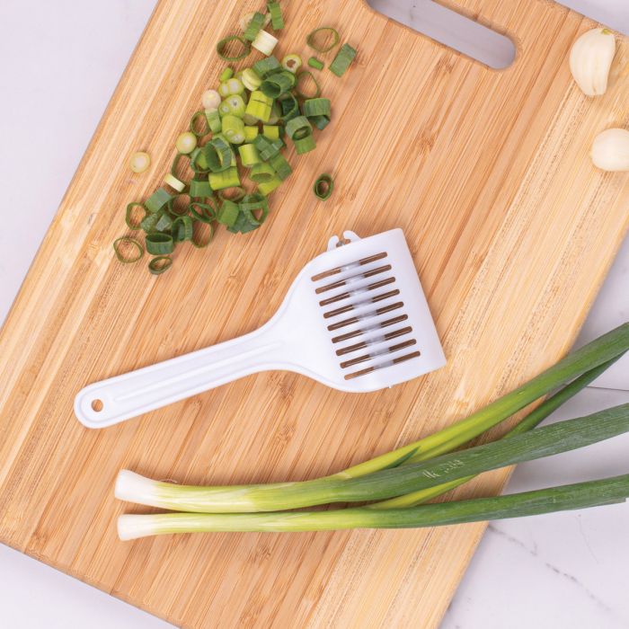 Gourmet Rolling Herb Mincer - Image 2