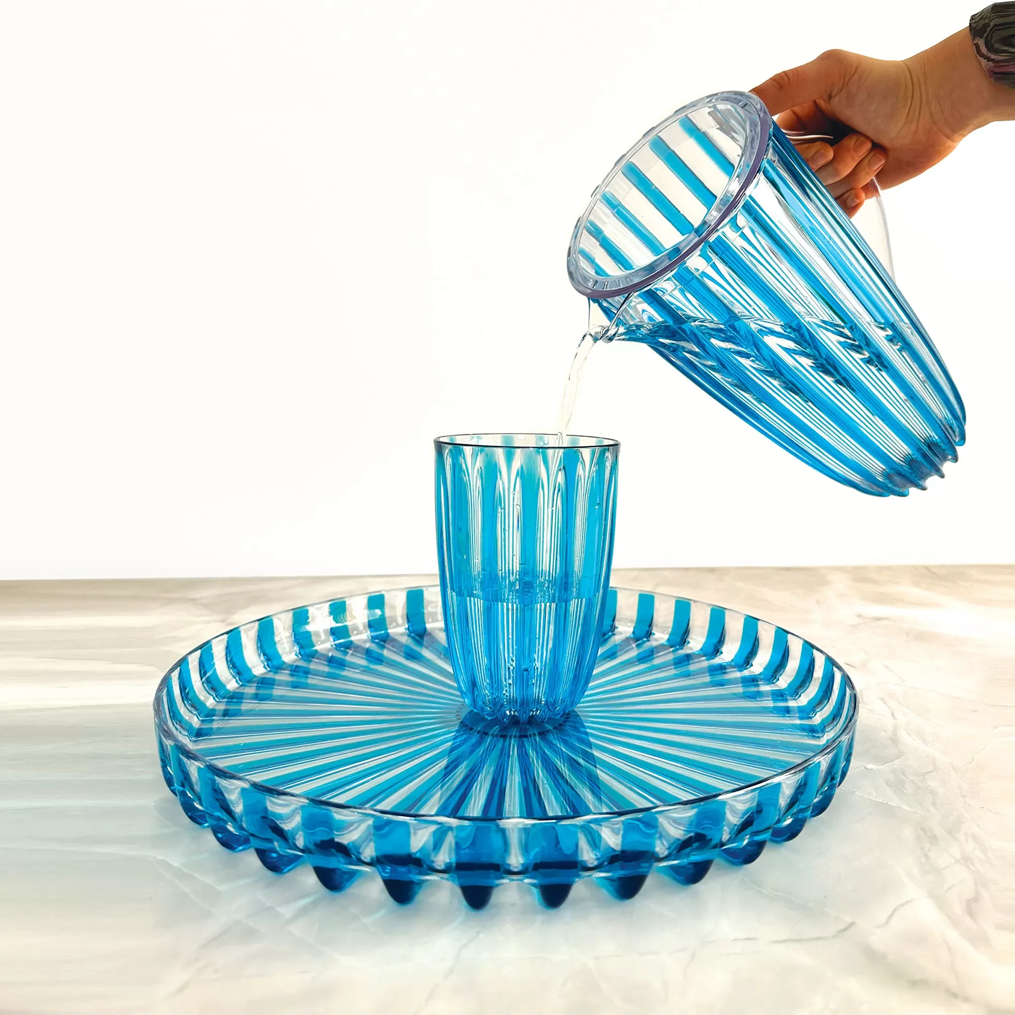 Guzzini Dolcevita Pitcher With Lid – Turquoise - Image 2