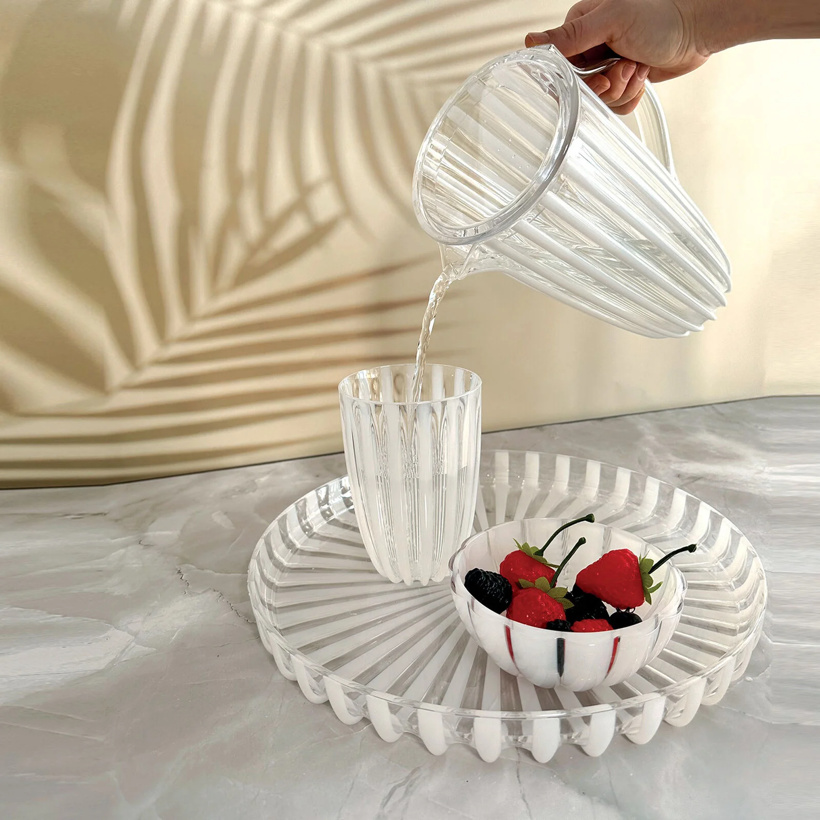 Guzzini Dolcevita Round Tray – Mother of Pearl – 12" Dia. - Image 3