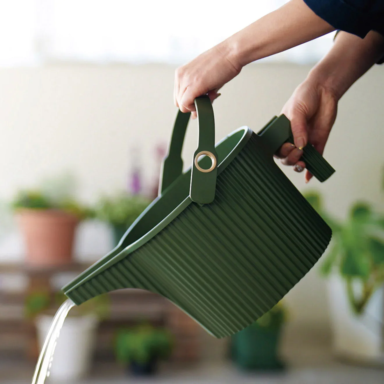 Hachiman Garden Beetle Watering Cans - Small 1.5L – Green - Image 4