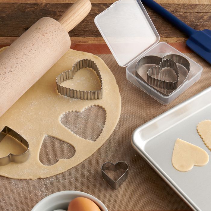 Mrs. Anderson Heart Cookie Cutter with Storage Container – Set of 5 - Image 4