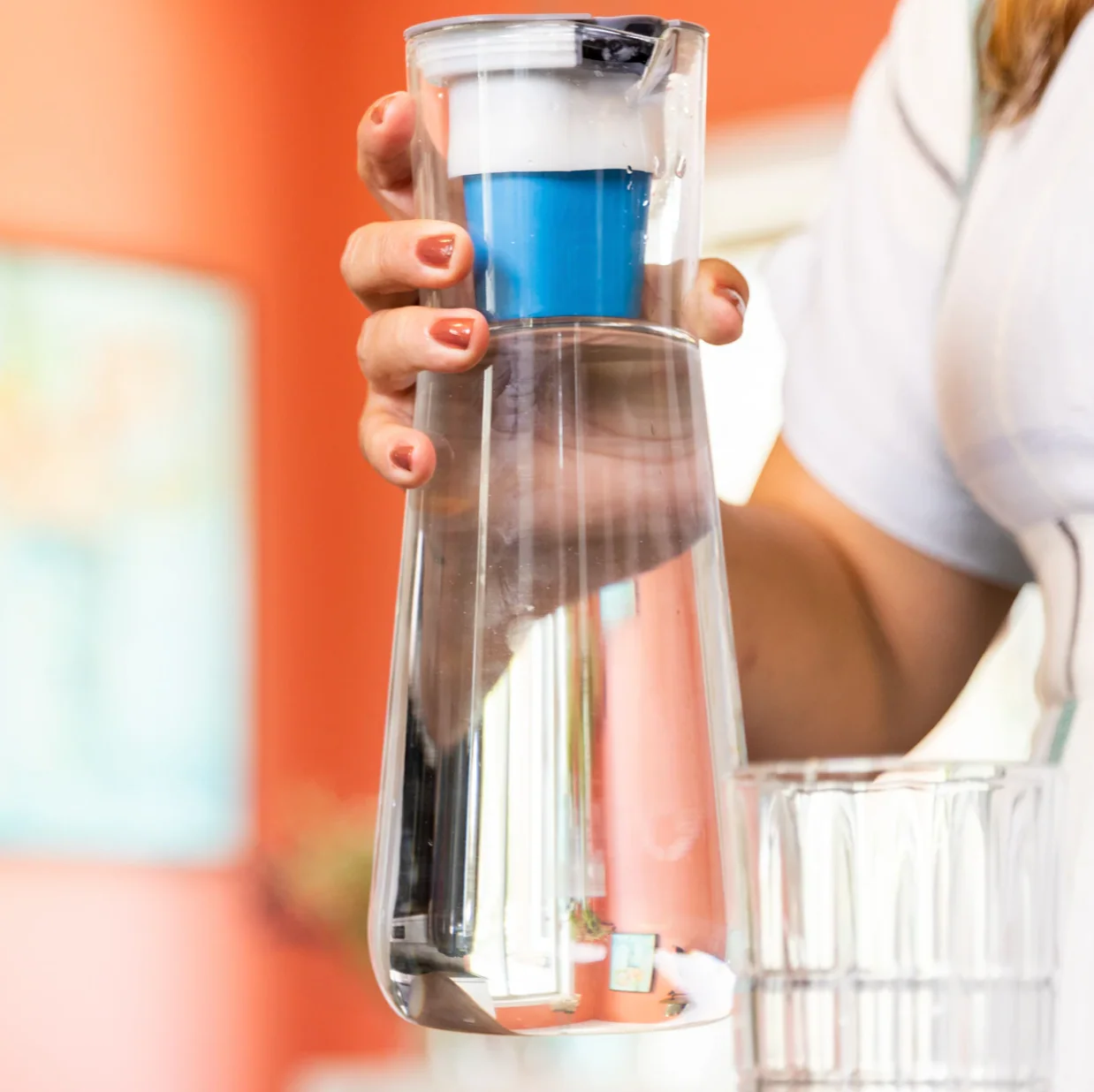 Hydros Glass Water Filtration Carafe β 40 oz. - Image 4
