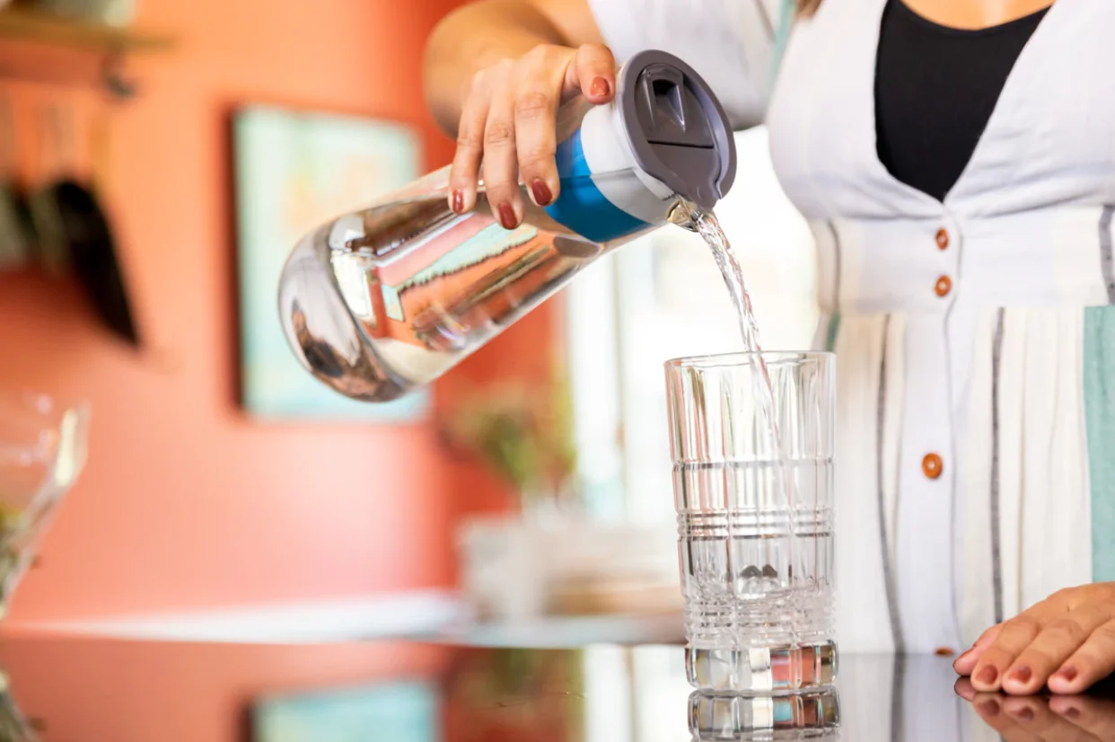Hydros Glass Water Filtration Carafe β 40 oz. - Image 5