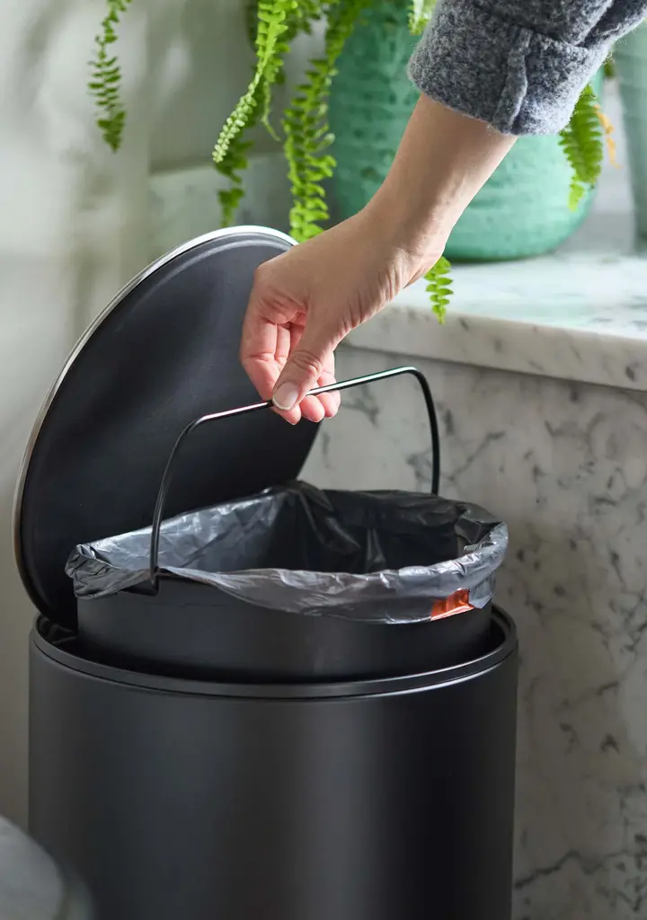 Joseph Joseph Arc 10L Easy-push Pedal Trash Can – Matt Black - Image 5