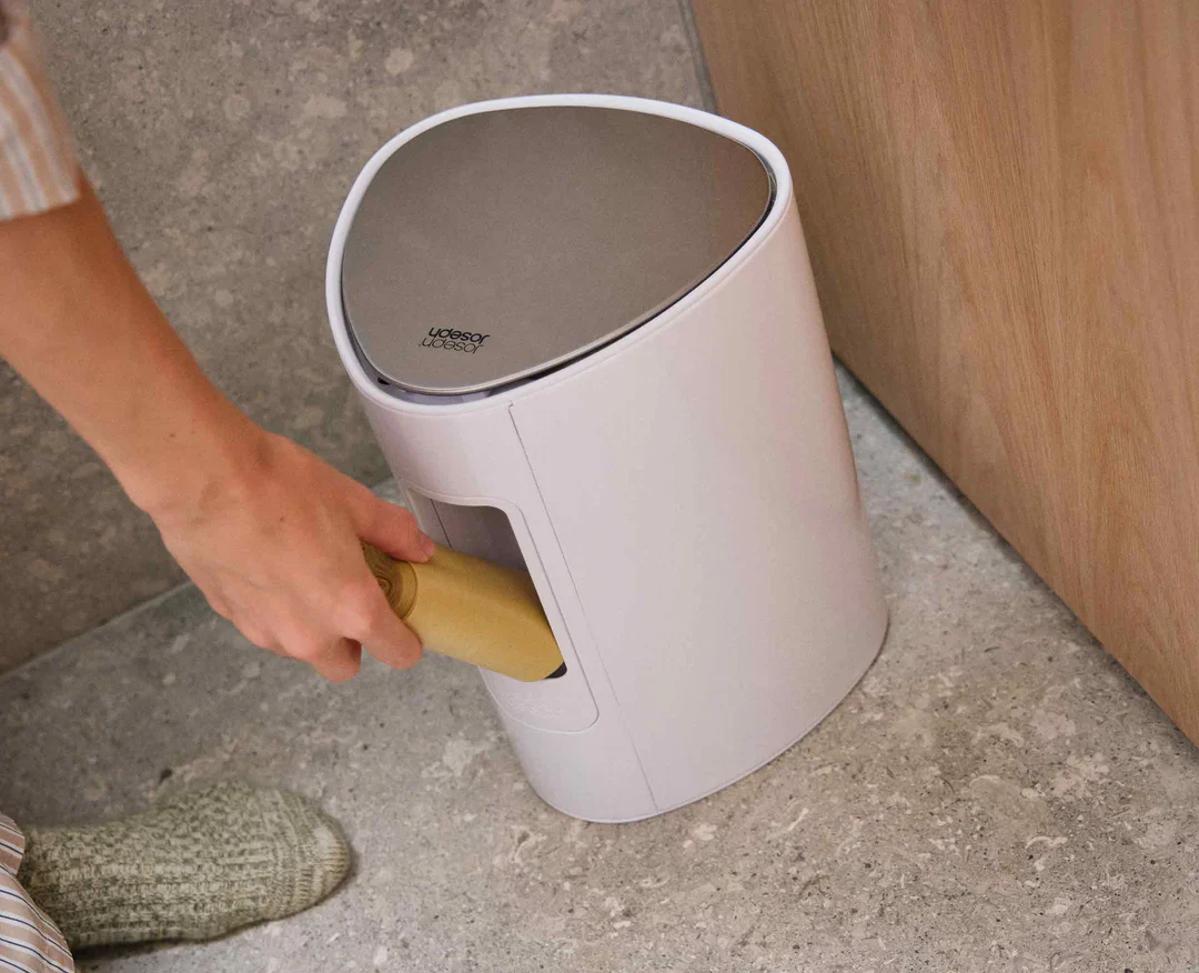Joseph Joseph EasyStore 5L Bathroom Pedal Trash Can – Gloss White - Image 4