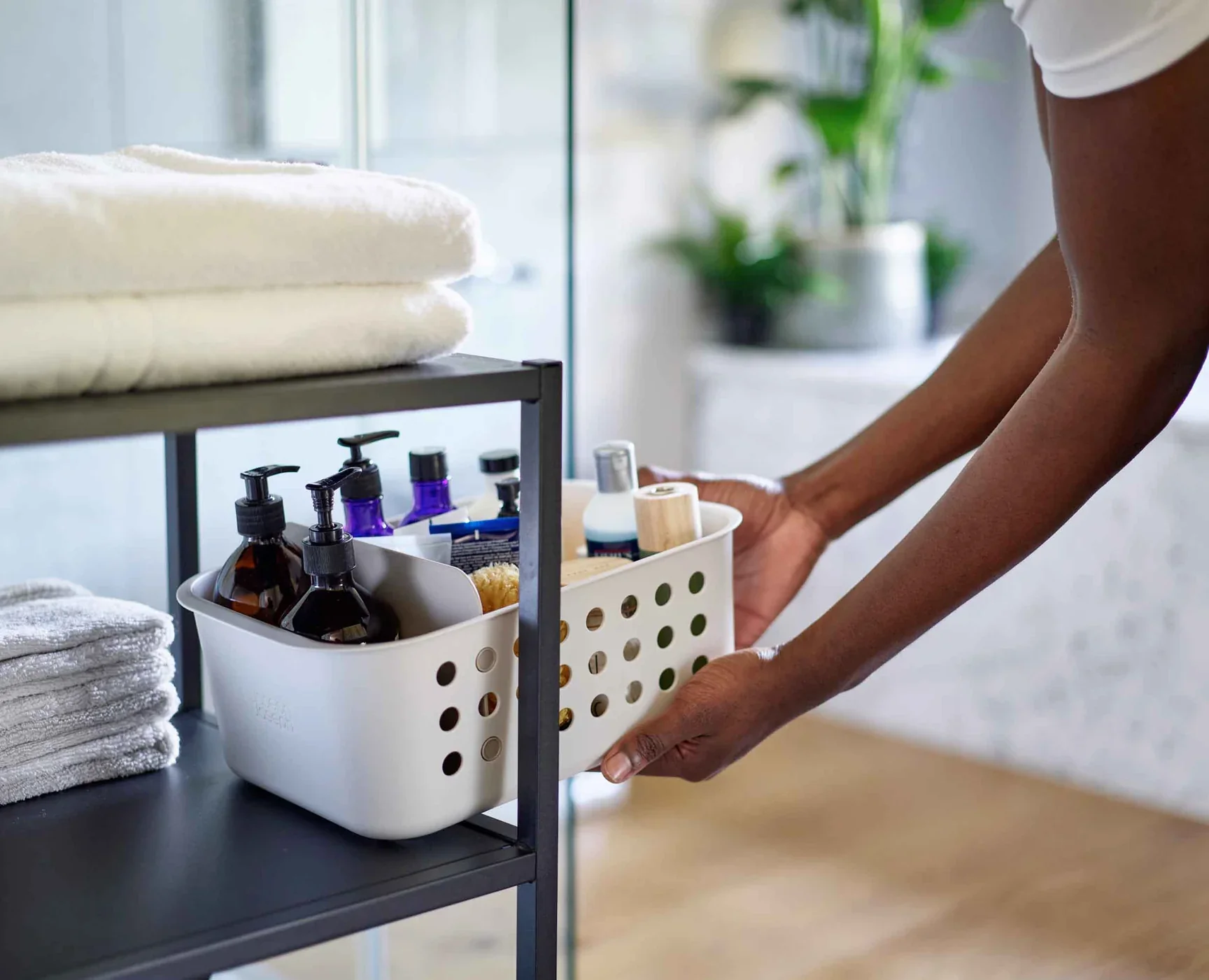 Joseph Joseph EasyStore Bathroom Storage Basket – Ecru – 9.5" x 14" - Image 6