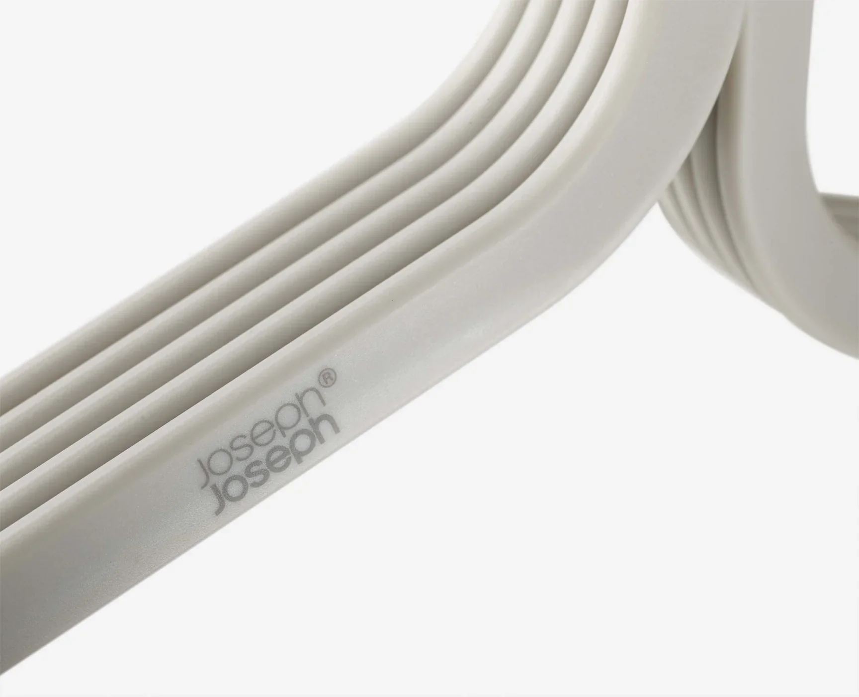 Joseph Joseph Orderly Anti-tangle Slim Clothes Hangers – Ecru – Set of 5 - Image 3