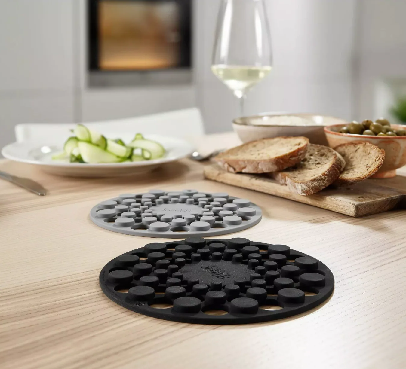 Joseph Joseph Spot-On Silicone Trivets – Set of 2 - Image 7