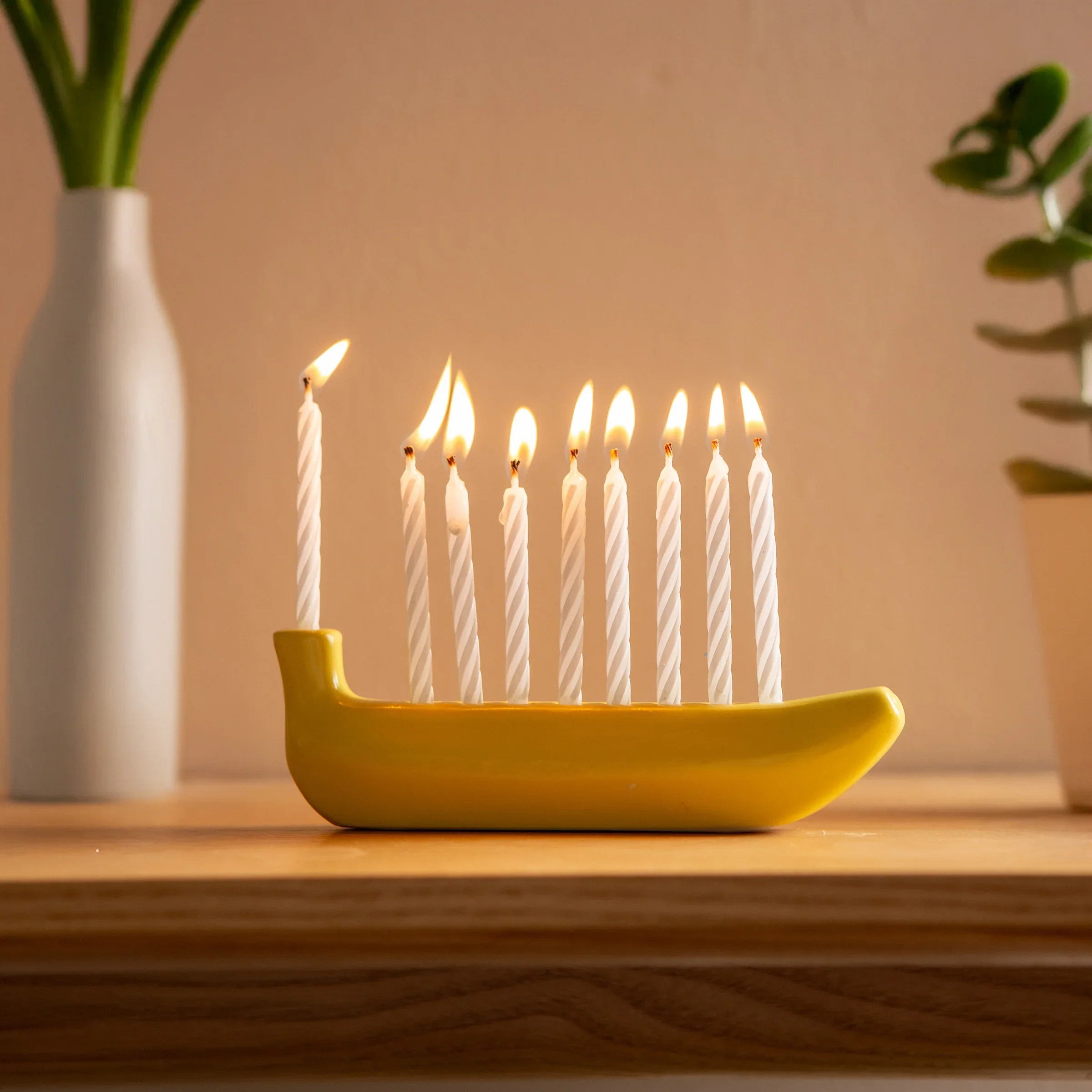 Kikkerland Ceramic Mini Banana Banorah Menorah – 5" - Image 5