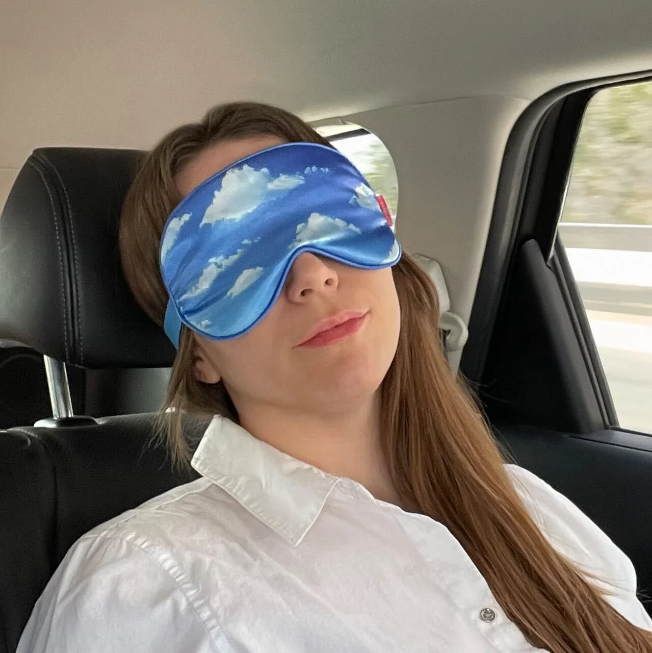 Kikkerland Cloud Ultra-Soft Sleep Mask - Image 3
