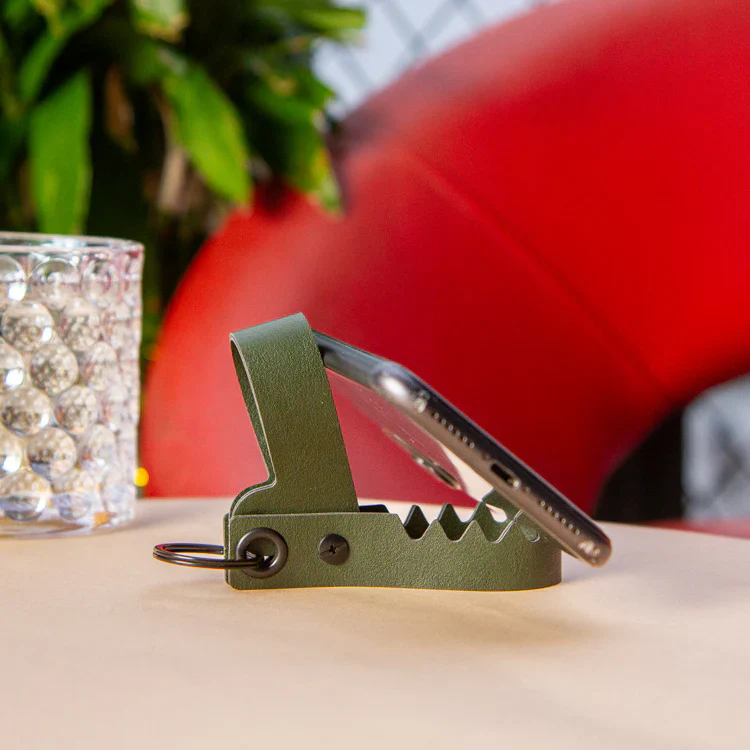 Kikkerland Gator Phone Stand - Image 3