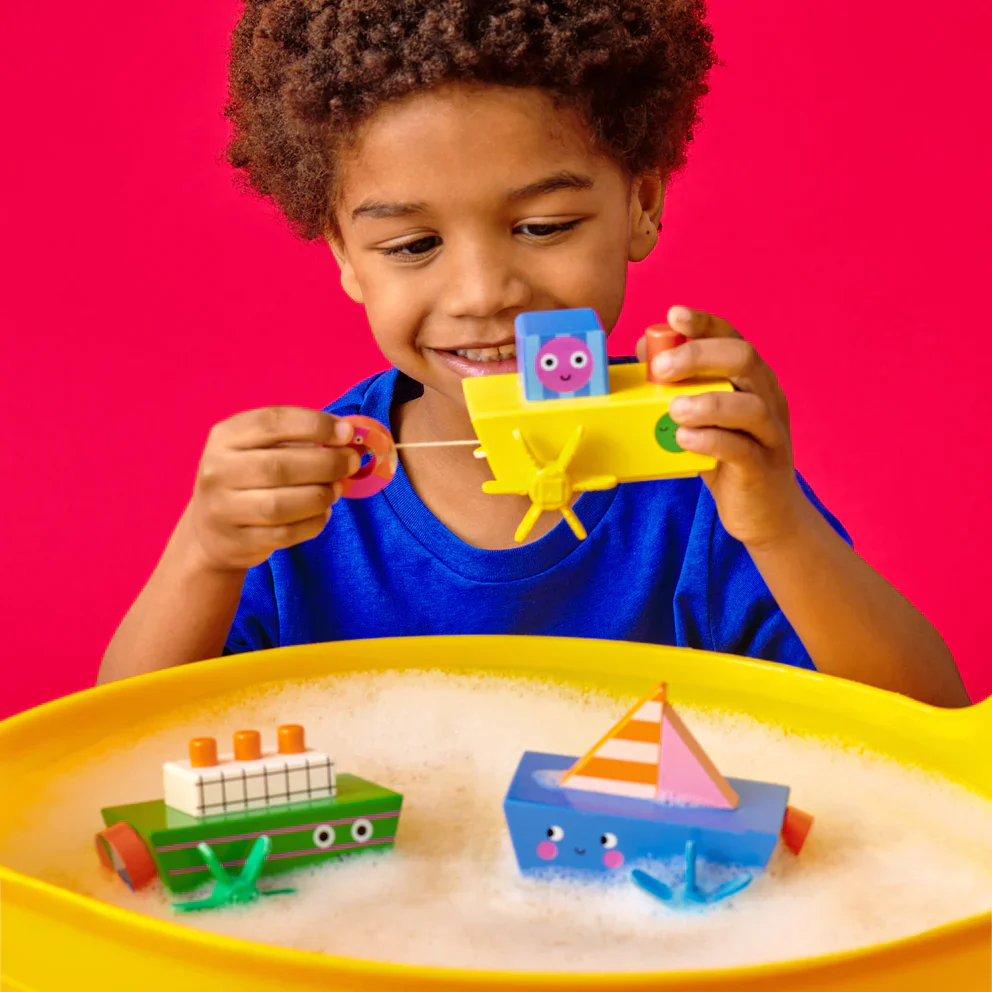 Kikkerland Pull String Bath Boats Toy – Assorted Styles – Each Sold Separately - Image 3