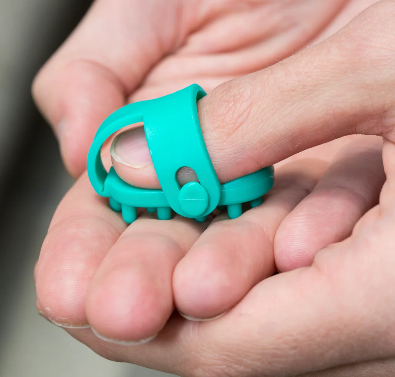 Kikkerland Thumb Massager - Image 2