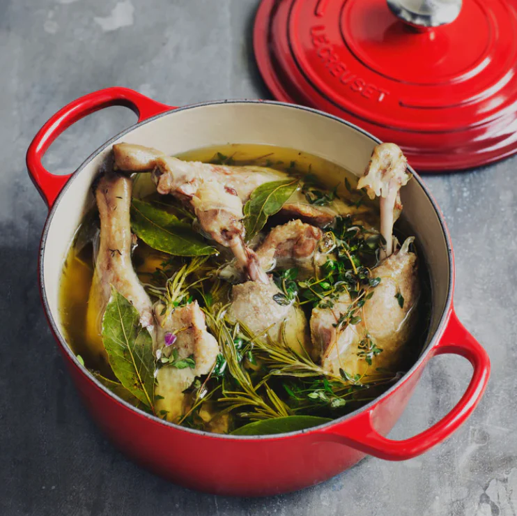 Le Creuset Round Dutch Oven – 3.5QT – Cerise - Image 3