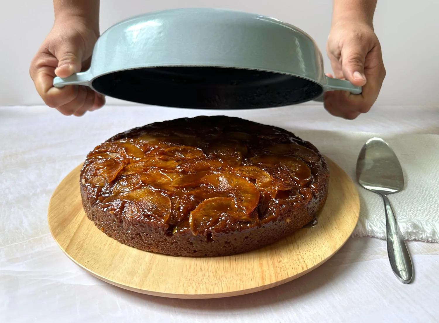 Le Creuset Signature Cast Iron Everyday Pan – SPECIAL– 11" – Marseille - Image 5
