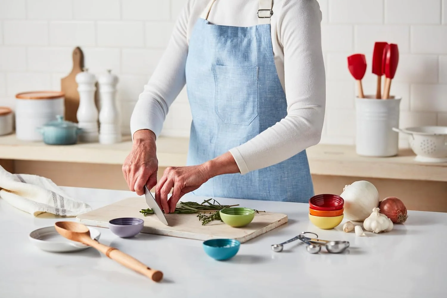 Le Creuset Vancouver Stoneware Prep Pinch Bowl Gift Set of 6 – 2oz - Image 4