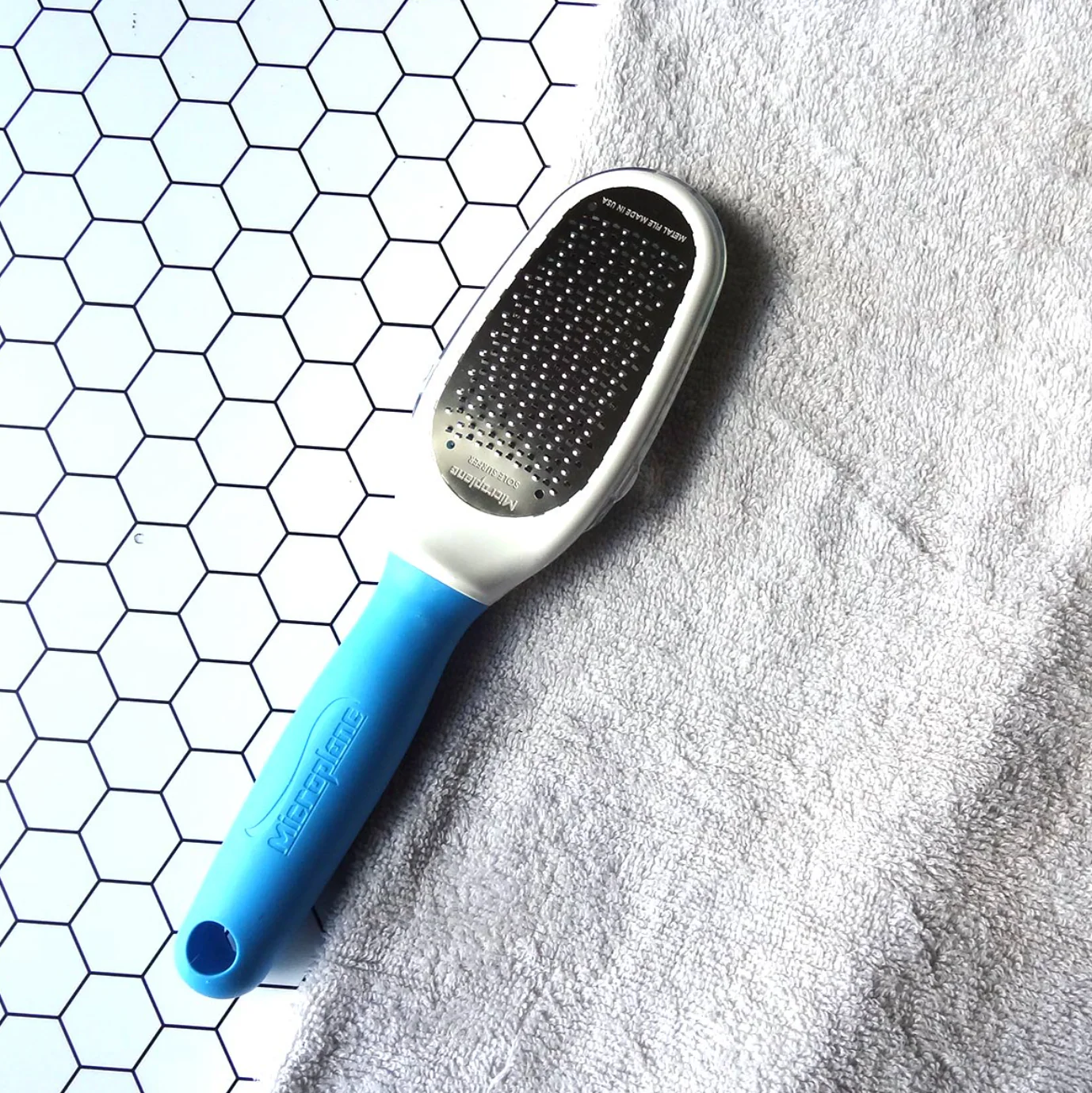 Microplane Sole Surfer Foot File – Assorted Colors - Image 3