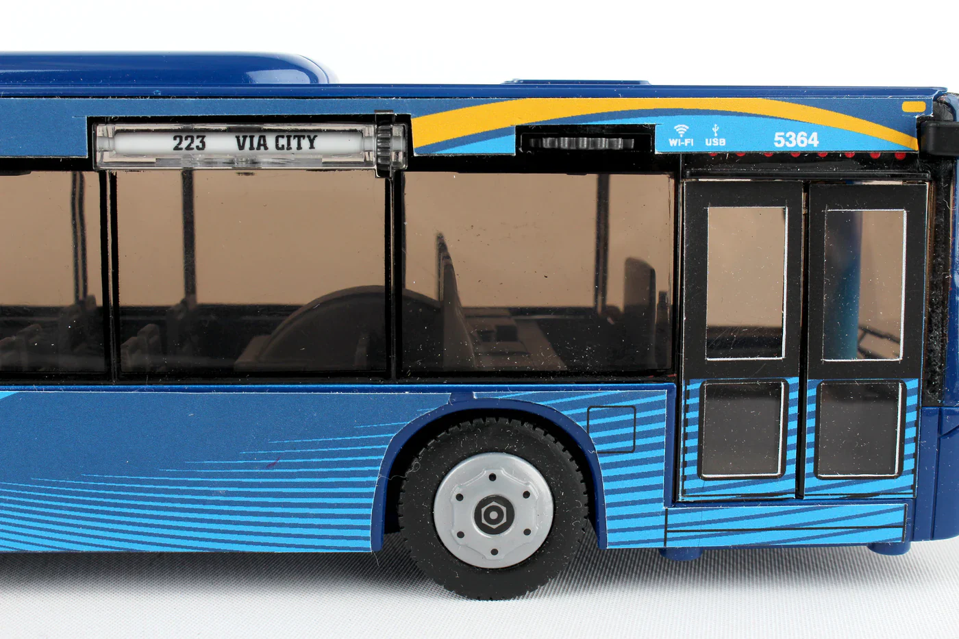 MTA New York City Articulated Bus Toy – 16" - Image 4
