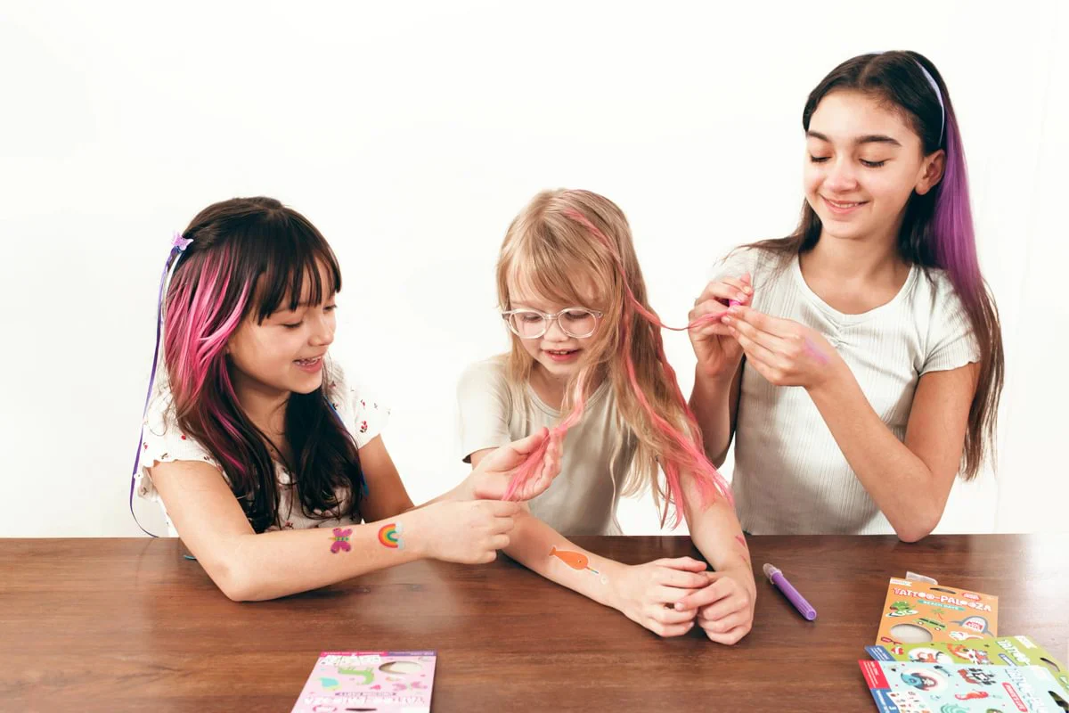 Ooly Hair Doodlers Washable Hair Crayons - Set of 6 - Image 4