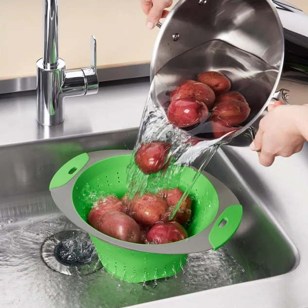 OXO Silicone Collapsible Colander – 3.5qt - Image 4