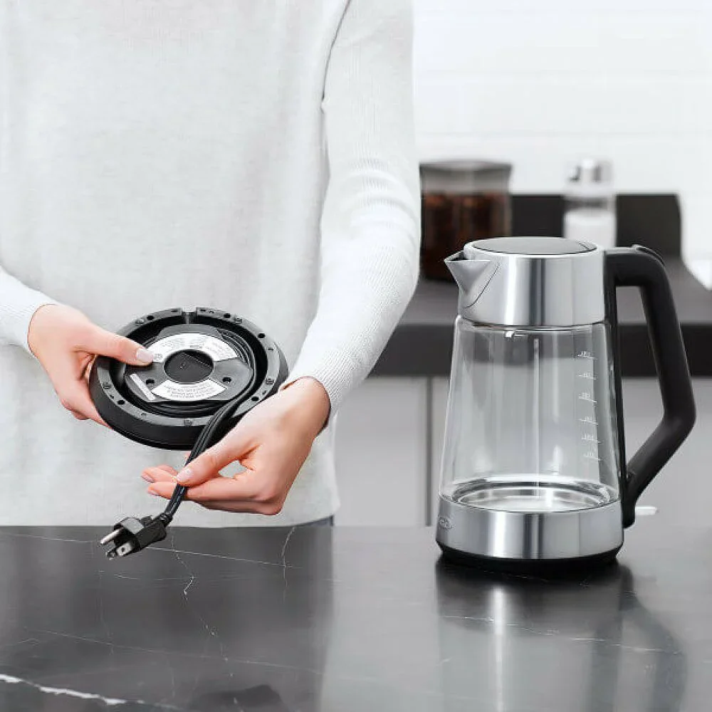 OXO Cordless Glass Electric Kettle – 1.85qt. - Image 4