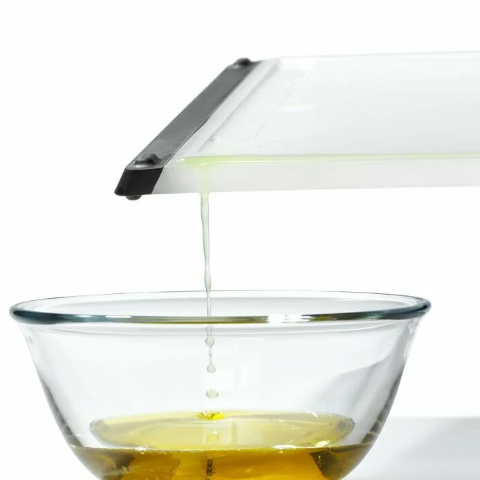 OXO Good Grips Carving & Cutting Board - 21.1” x 14.5” - Image 4