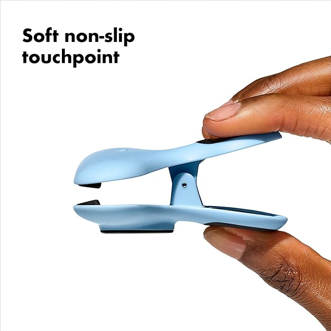 OXO Good Grips Magnetic Heavy-Duty Clips - 4 Piece - Image 4