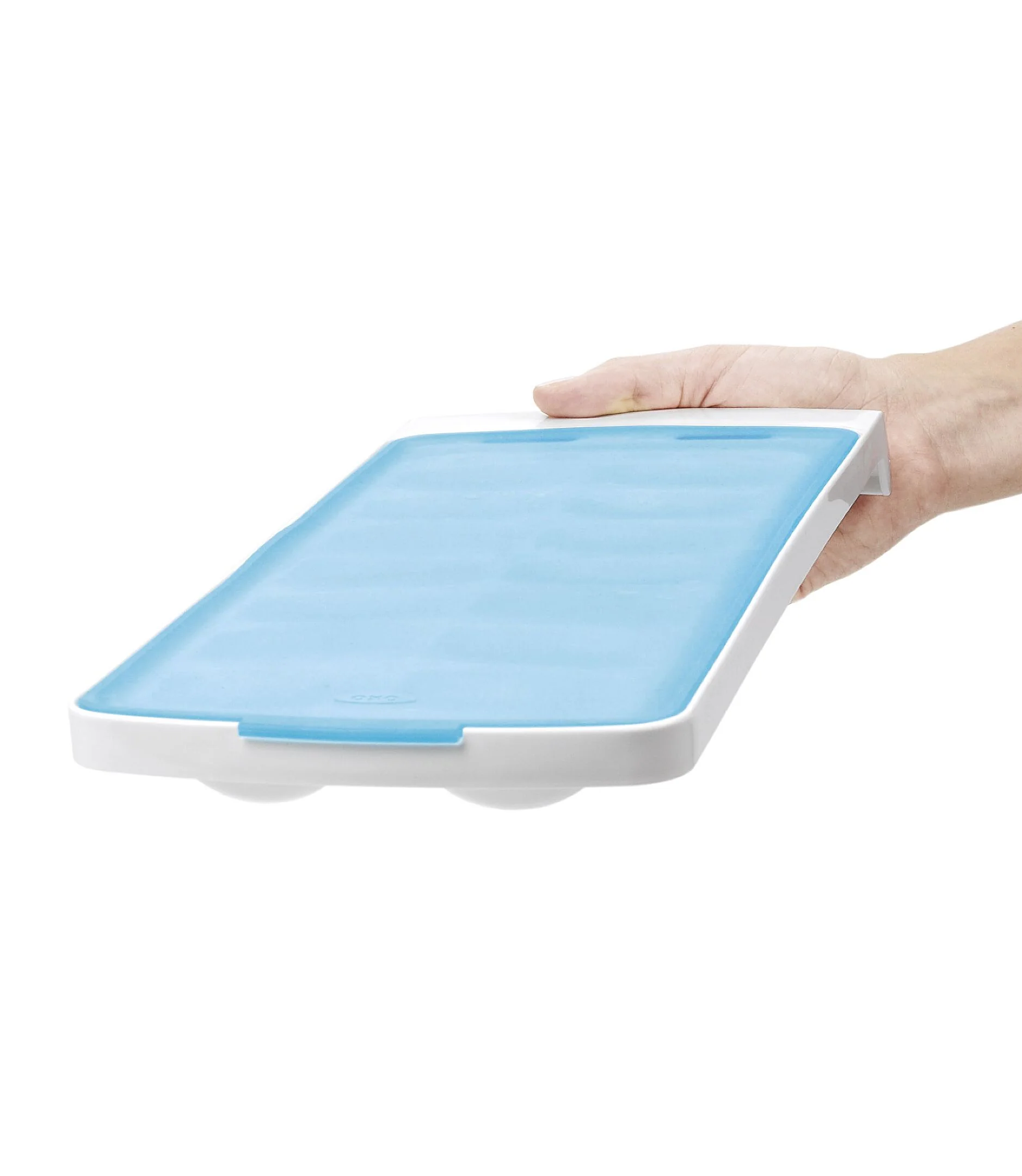 OXO Good Grips No-Spill Ice Cube Tray - Image 2