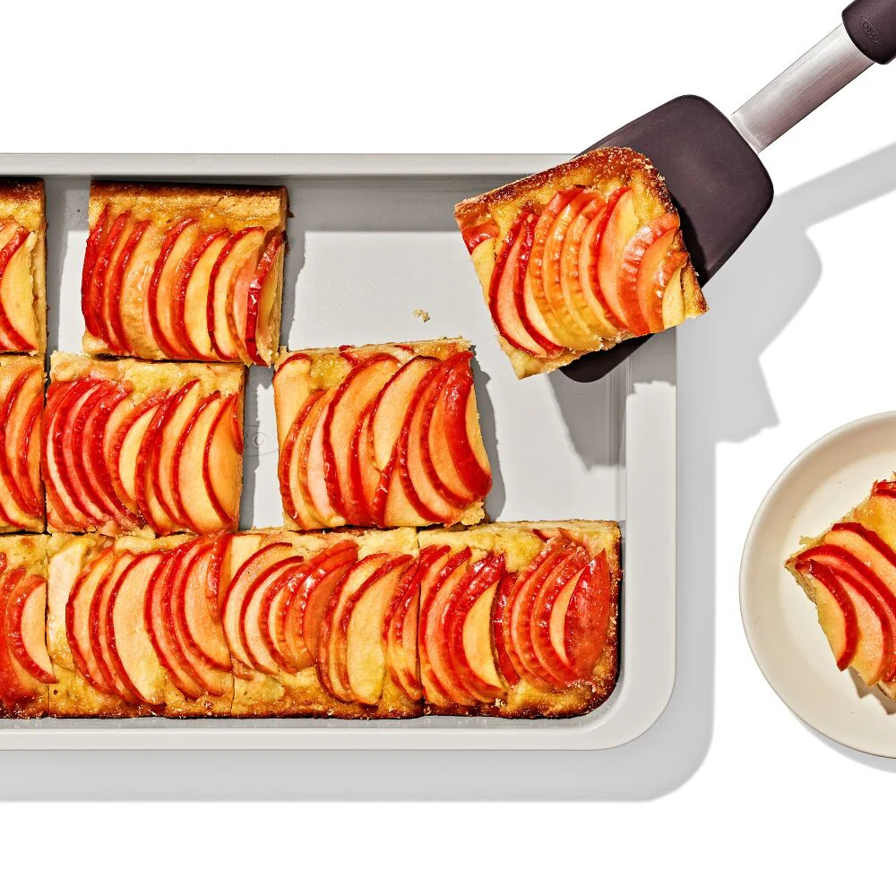 Oxo Non-Stick Pro Ceramic Coated Metal Bakeware –  9" x 13" - Image 5