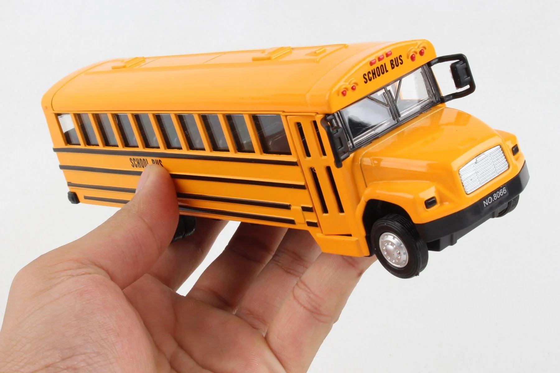 Road Marks Pullback Die-Cast Metal Toy School Bus – 7.5" - Image 3