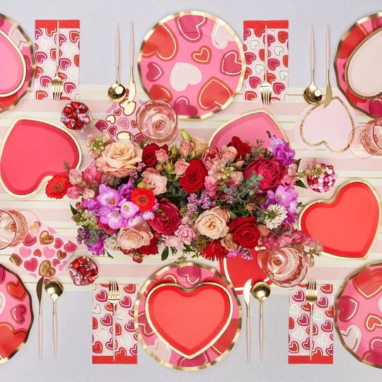 Sophistiplate Gold Foil Love Notes Die Cut Heart Lunch Napkins – 16pk - Image 3