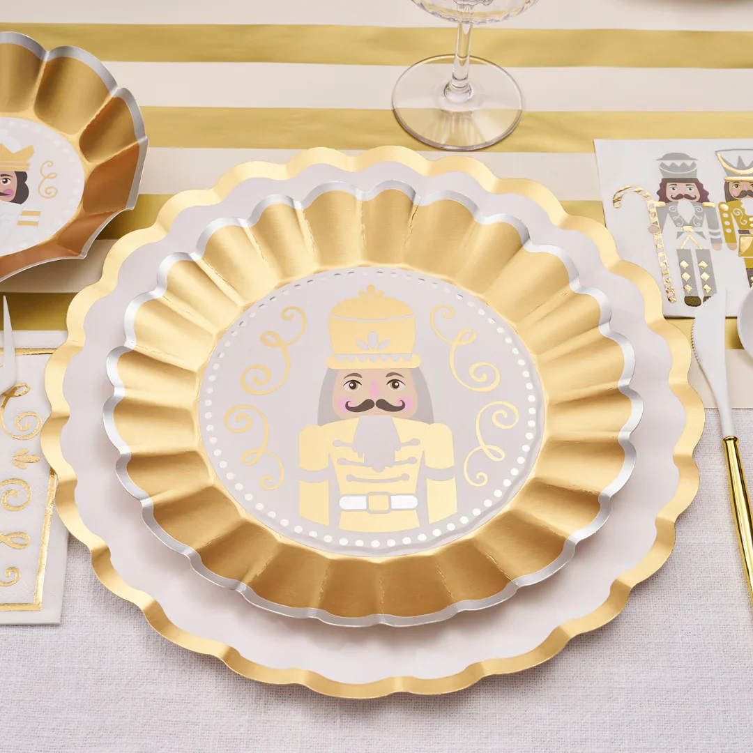 Sophistiplate Scalloped Edge Paper Dinner Plates – Gilded Nutcracker – 10" – 8pk - Image 2