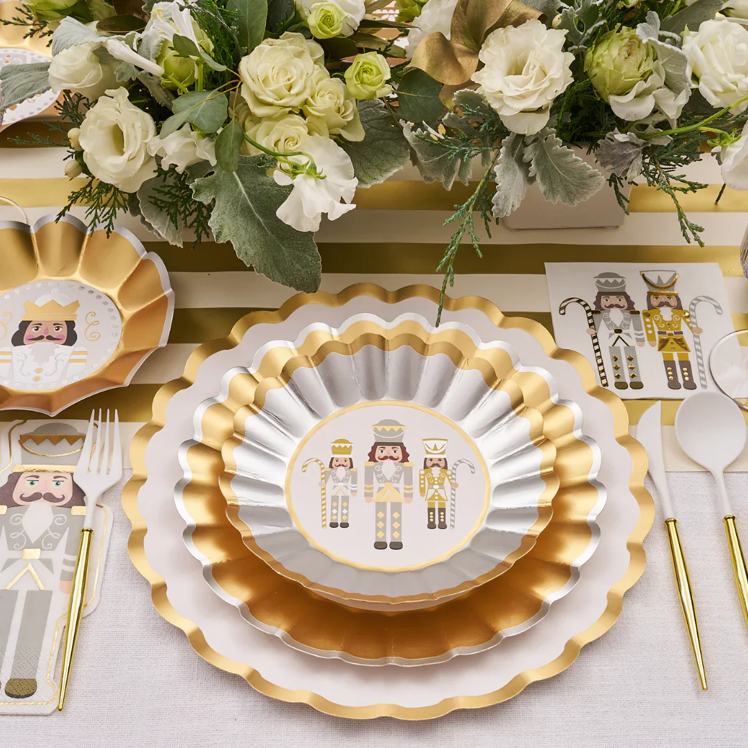 Sophistiplate Scalloped Edge Paper Dinner Plates – Gilded Nutcracker – 10" – 8pk - Image 3