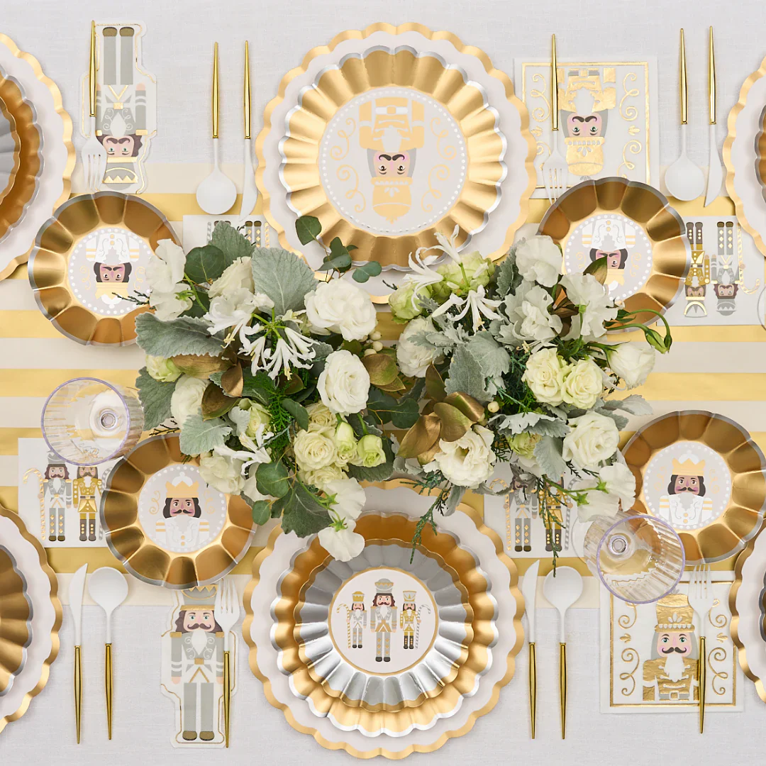 Sophistiplate Scalloped Edge Paper Dinner Plates – Gilded Nutcracker – 10" – 8pk - Image 6