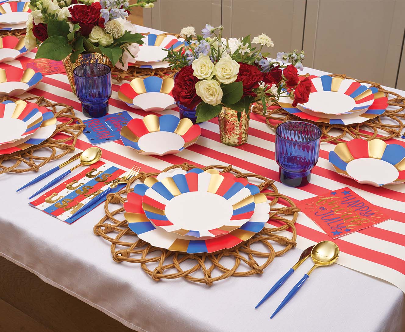 Sophistiplate Wavy Paper Dinner Plates – 8pk – Modern Patriotic - Image 3