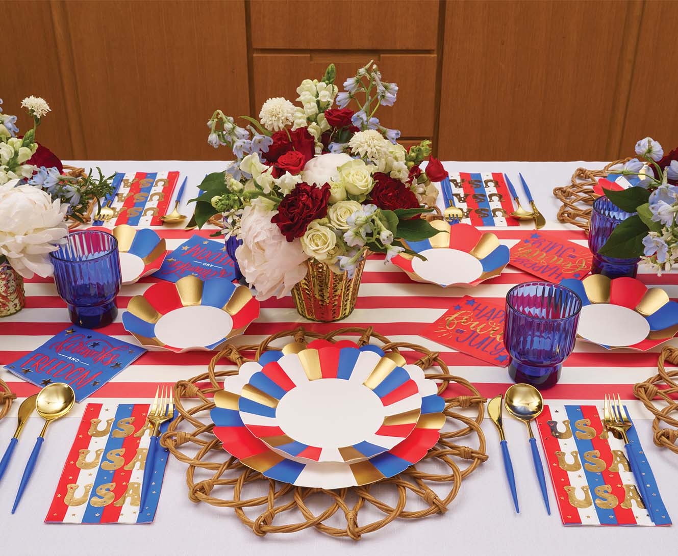 Sophistiplate Wavy Paper Dinner Plates – 8pk – Modern Patriotic - Image 5