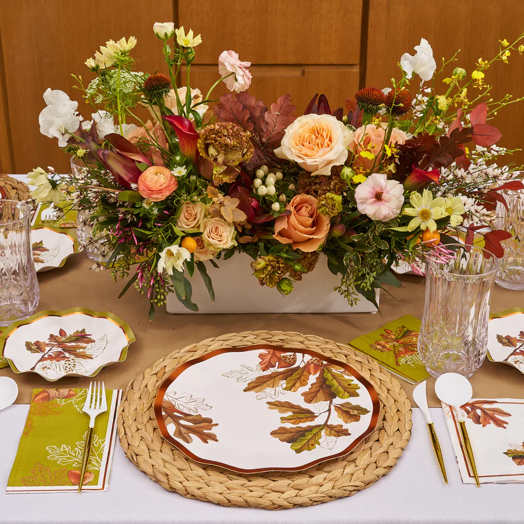 Sophistiplate Wavy Paper Dinner Plates – Acorn and Oak – 8pk - Image 2